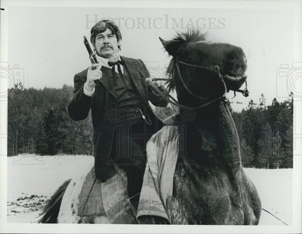 1981 Press Photo of Charles Bronson in &quot;Breakheart Pass&quot; - Historic Images