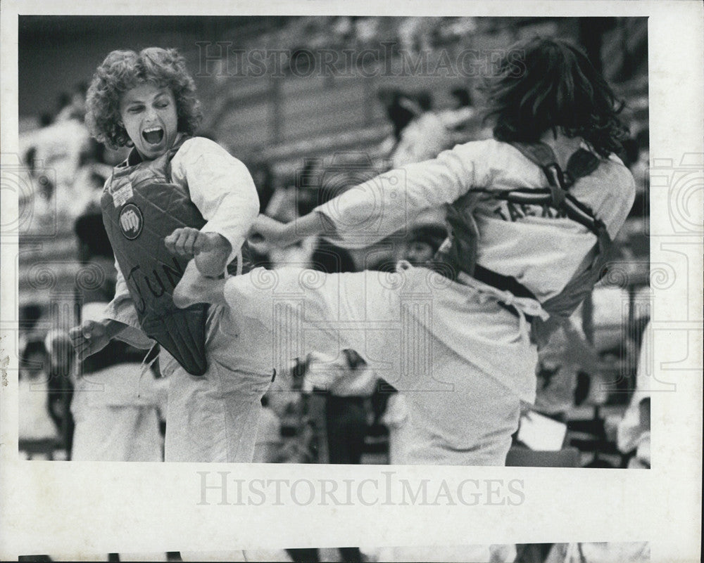 1981 Press Photo Women&#39;s Tae Kwon Do Championships Martial Arts - Historic Images