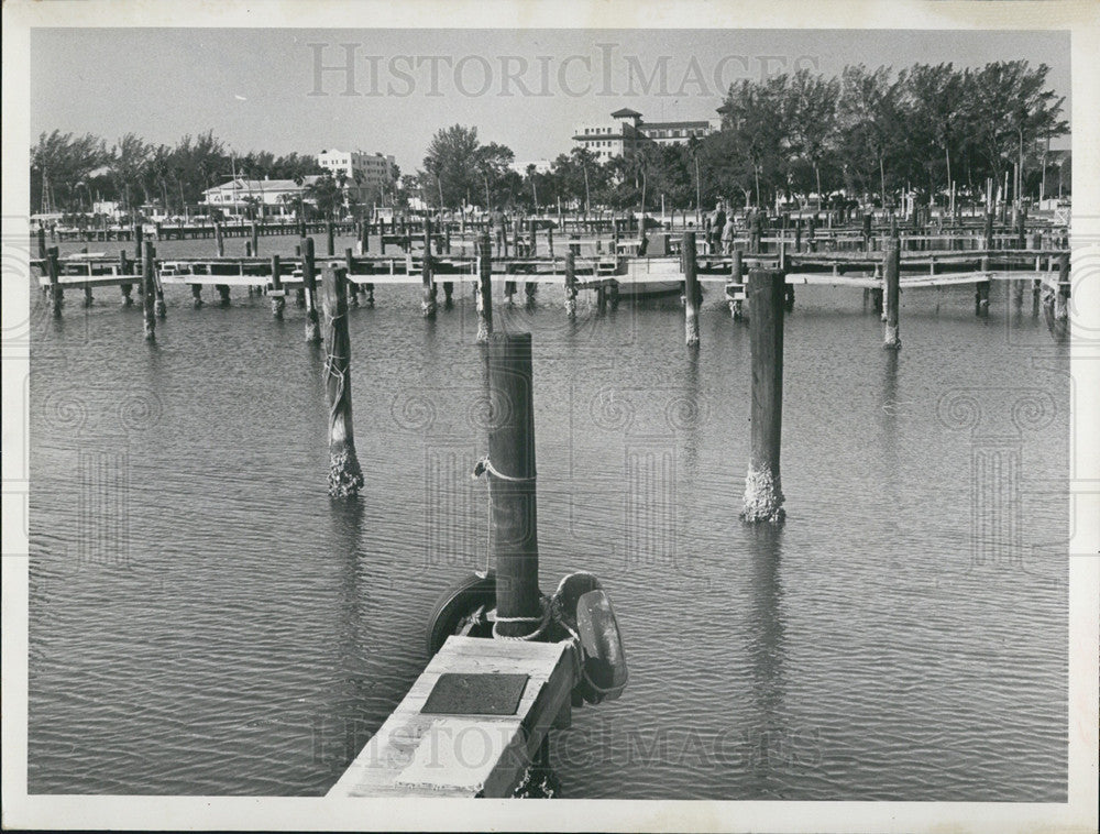 1962 Press Photo St. Petersburg Waterfront Central Yacht Basin Pier - Historic Images