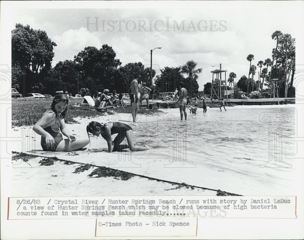 1983 Press Photo Children Playing Hunter Springs Beach Crystal River - Historic Images
