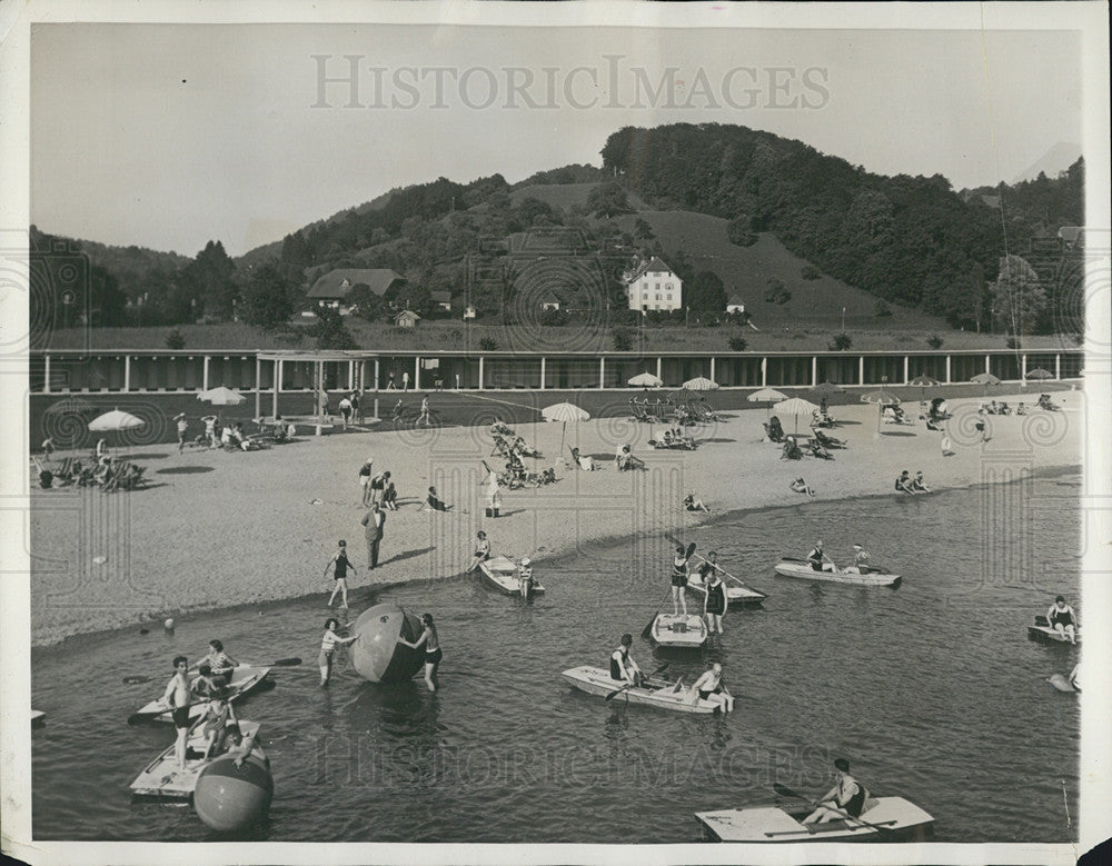 1931 Press Photo Lucerne Switzerland Bathing Beach Crowded - Historic Images