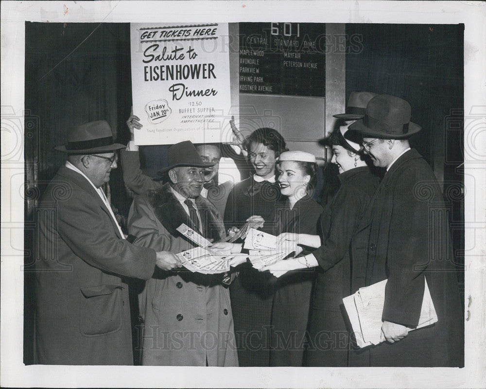 1956 Press Photo Young Republican Organization Promoters Hawk Tickets At Station - Historic Images