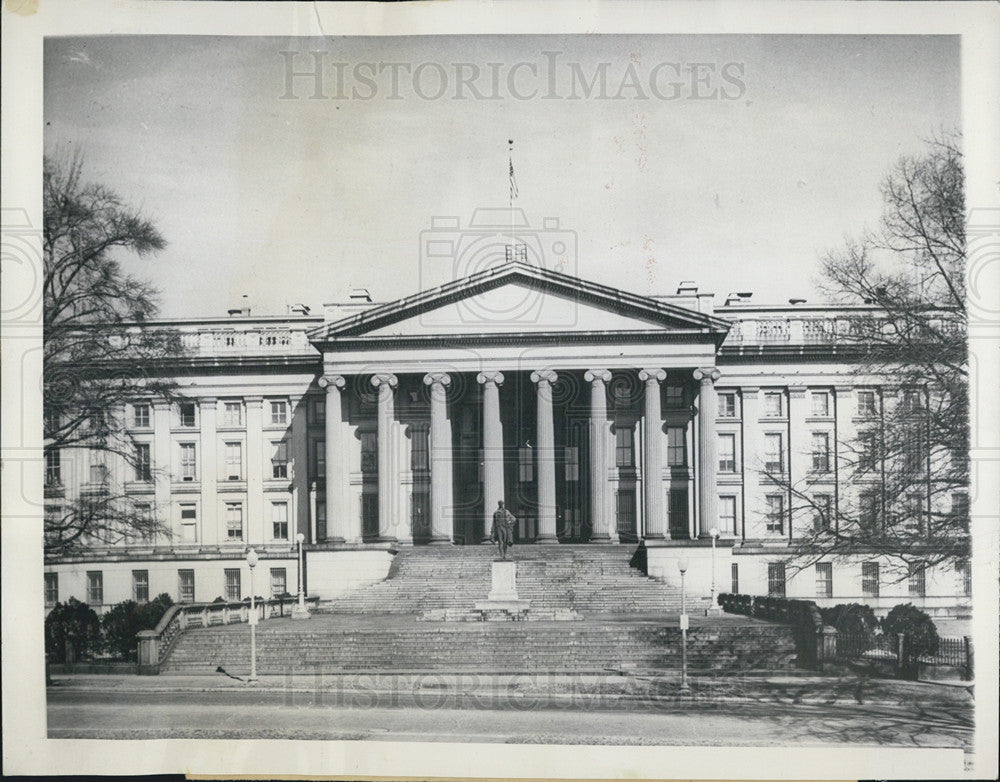 1949 Press Photo South front of the U.S. Treasury Building in Washington D.C. - Historic Images