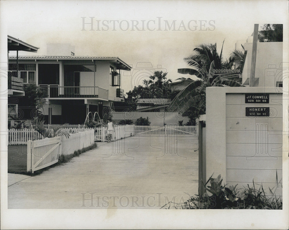 Press Photo Golden Ghettos upper class residential area in Thailand - Historic Images