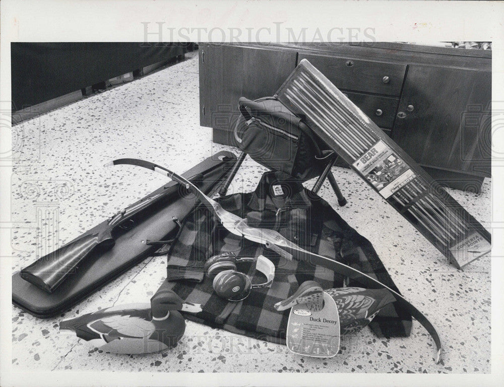 1972 Press Photo Hunting Equipment - Historic Images