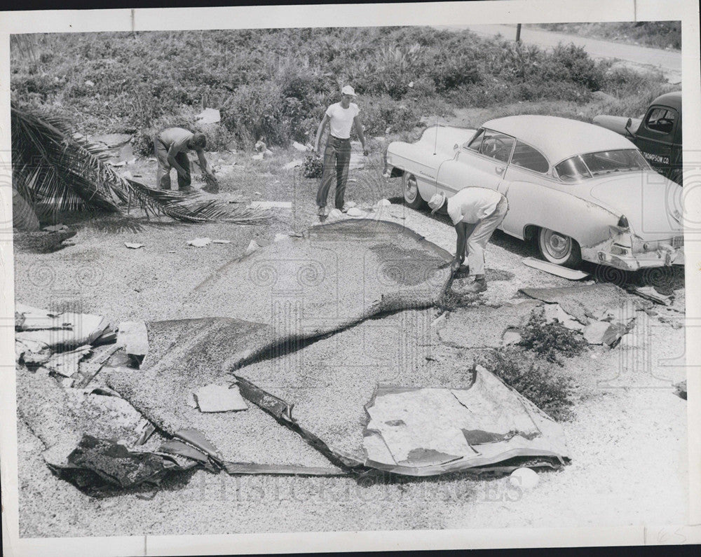 1952 Press Photo Storm Damage To An Apartment &amp; Car Owned By Col. W. R. Haas - Historic Images