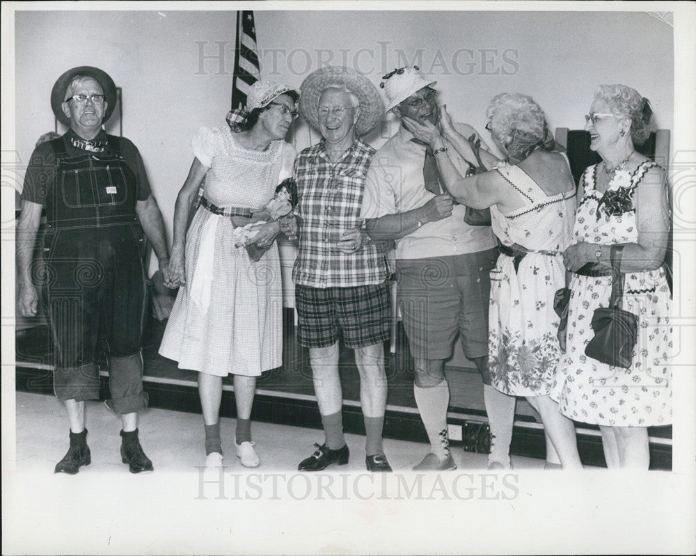 1965 Press Photo Ferndale Michigan Society/Last Day Of School Party - Historic Images