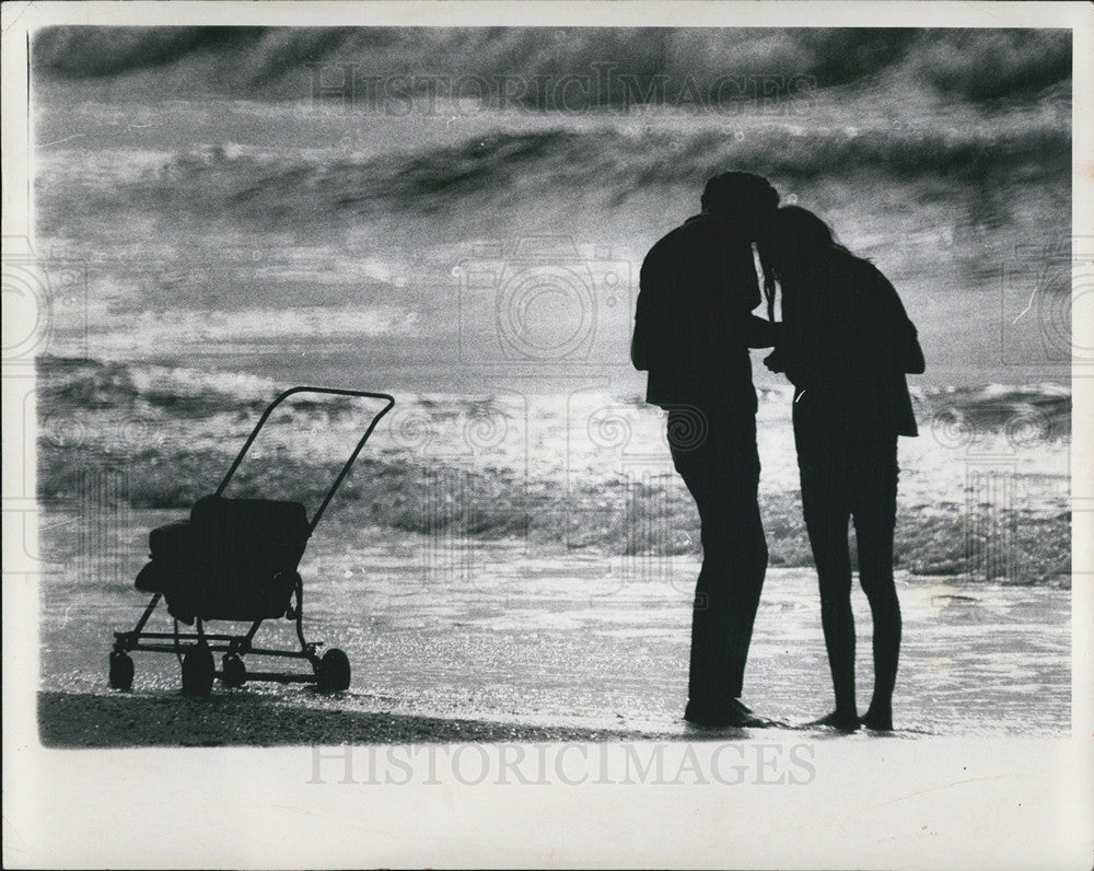 1979 Press Photo St. Pete Night Scene - Historic Images