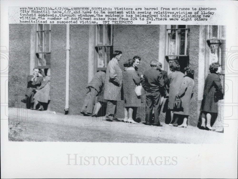 1964 Press Photo Visitors Barred At Hospital- Aberdeen Typhoid Epidemic Scotland - Historic Images