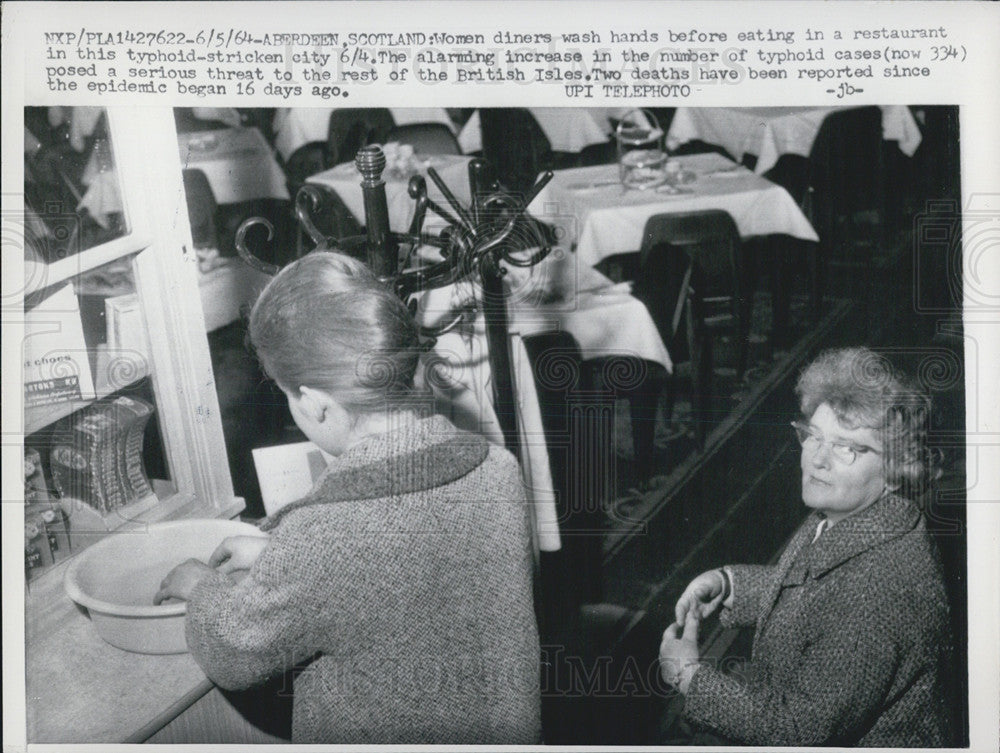 1964 Press Photo Typhoid outbreak in Aberdeen Scotland - Historic Images