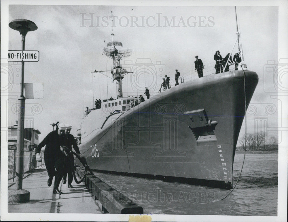 1956 Press Photo The St Laurent Canada&#39;s new atomic submarine - Historic Images