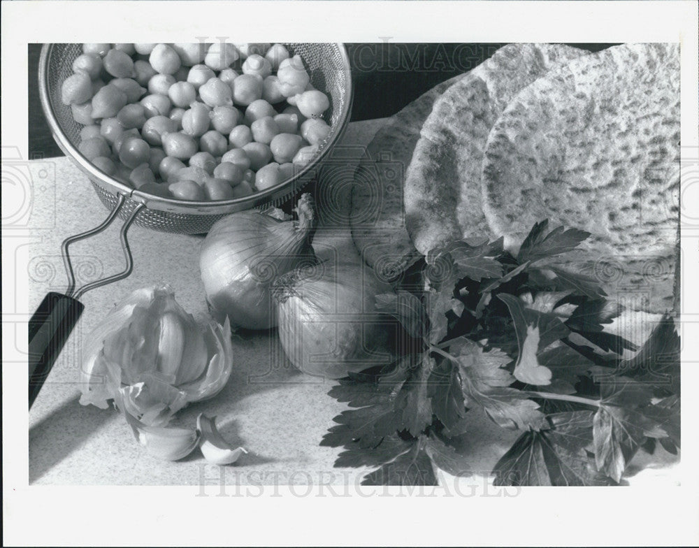 1992 Press Photo Spiced Chicken Pea Patties - Historic Images