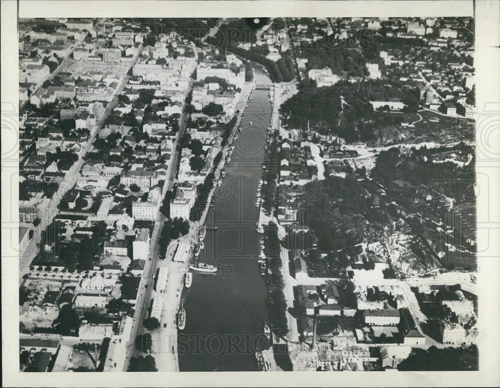 1940 Press Photo Aerial view of the historic port at southern Finland - Historic Images