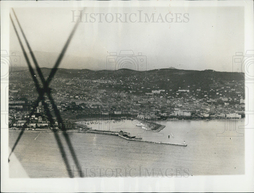 1936 Press Photo Mrs. Ernest Simpson guest at Riviera Resort Cannes, Frances - Historic Images