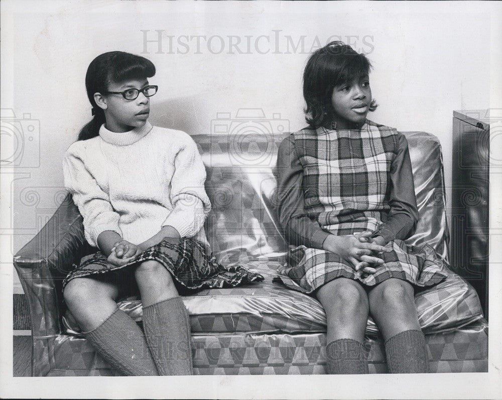 1968 Press Photo 3 of the seven black students of Mount Greenwood School - Historic Images