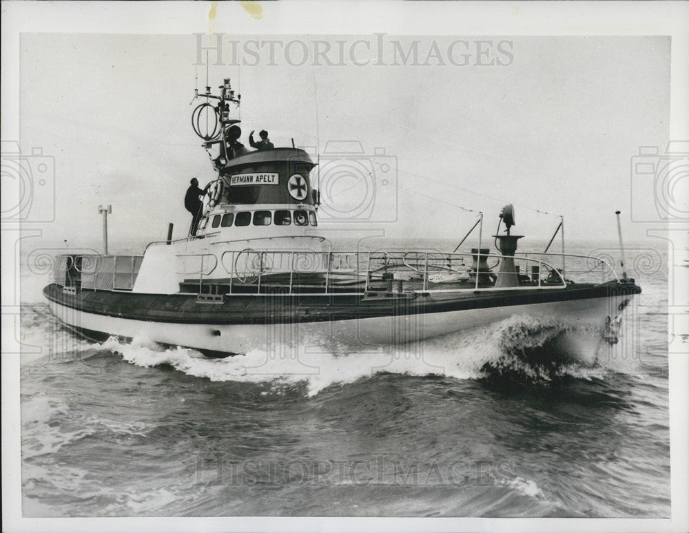 1955 Press Photo Germany&#39;s first &quot;life-saving&quot; cruiser - Historic Images