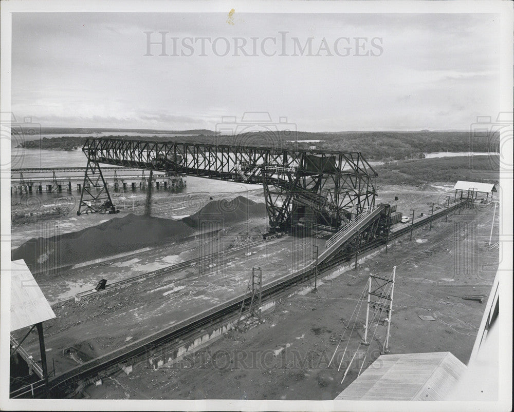 1954 Press Photo Traveling Bridge Being Built In Venezuela - Historic Images