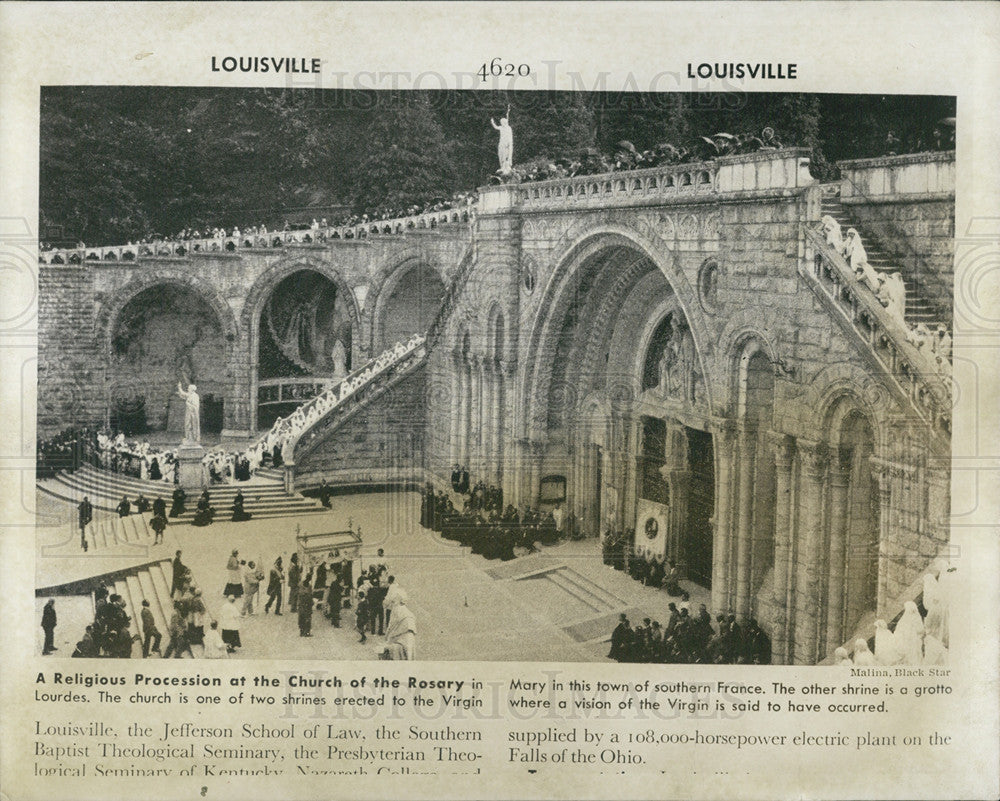 1956 Press Photo Religious procession at the Church of the Rosary in Lourdes - Historic Images