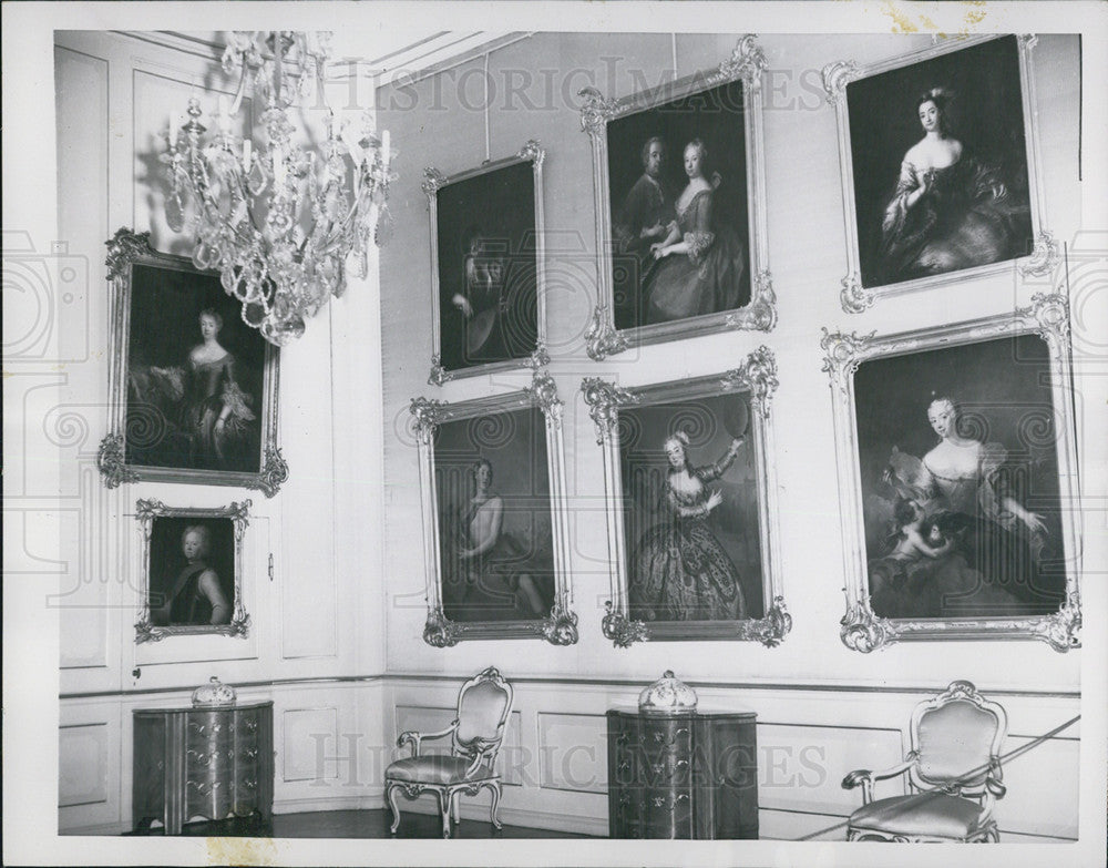 1954 Press Photo Inside the famous San Souci Castle in Potsdam, Germany - Historic Images