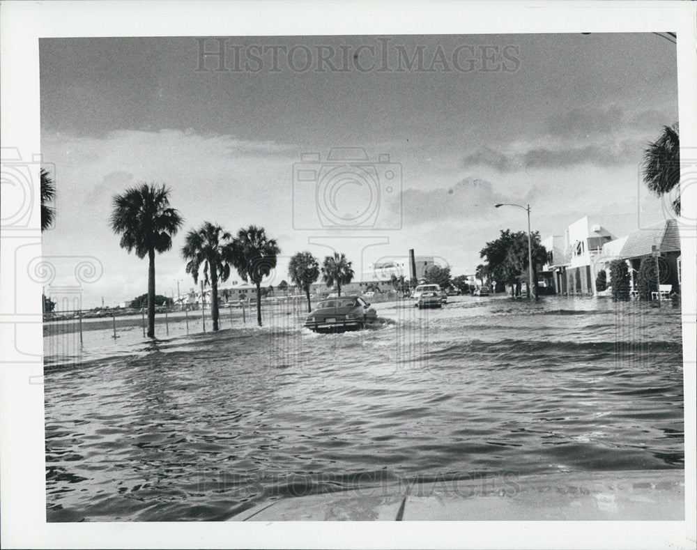 1982 Press Photo Street Flooding St. Petersburg Florida - Historic Images