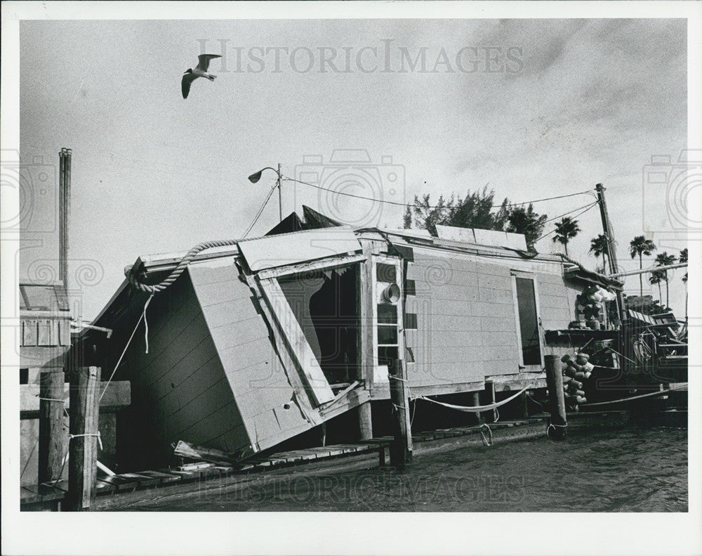 1982 Press Photo The remains of Merry Pier after storm - Historic Images