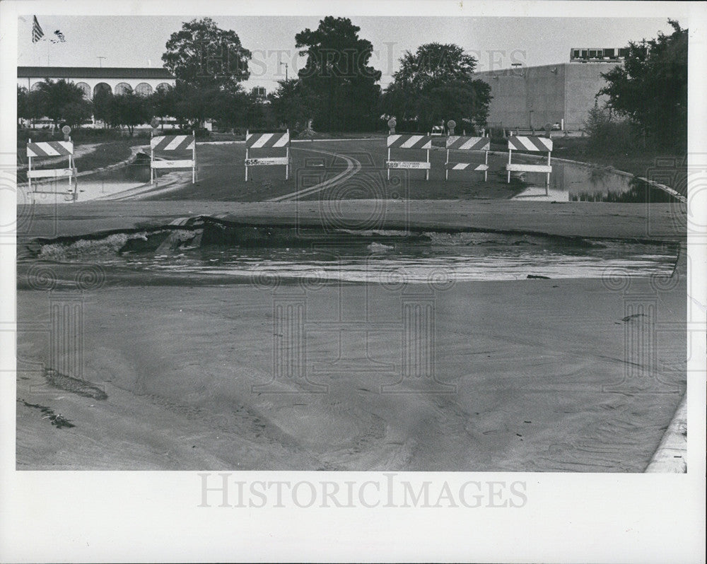 1979 Press Photo Rain Caused Pot Hole On Pinellas County Florida Roads - Historic Images