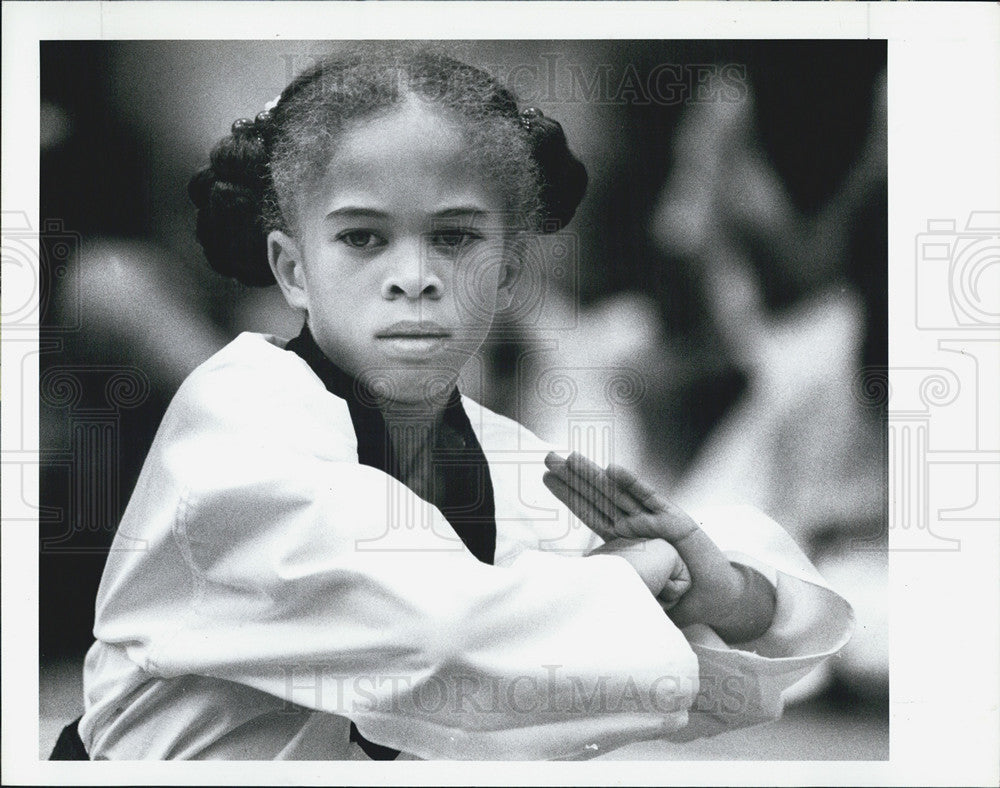 1988 Press Photo Rebecca Landess Of IL During Tae Kwon Doe Competition In Sun - Historic Images