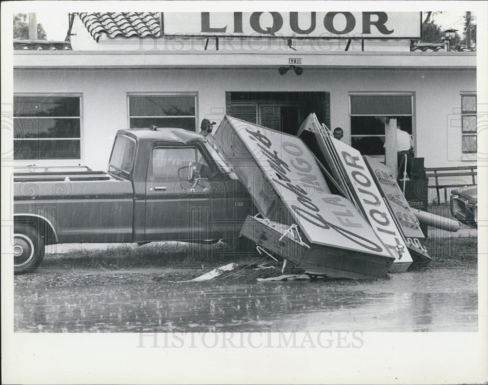 1980 Press Photo Storm Damage, Johnny&#39;s Flamingo Bar, Pinellas County - Historic Images