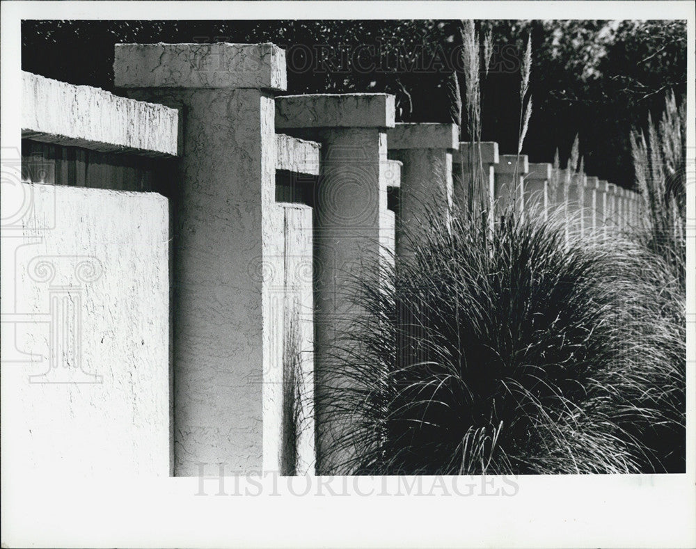 1987 Press Photo Tampa Florida Hillsborough Streets Walls Closeup - Historic Images