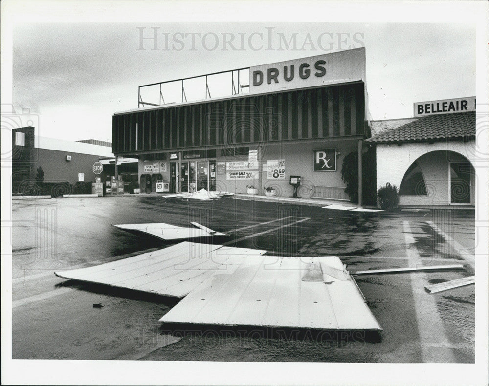 1984 Press Photo Florida Residents Take Precautions For Tropical Storm Isadore - Historic Images