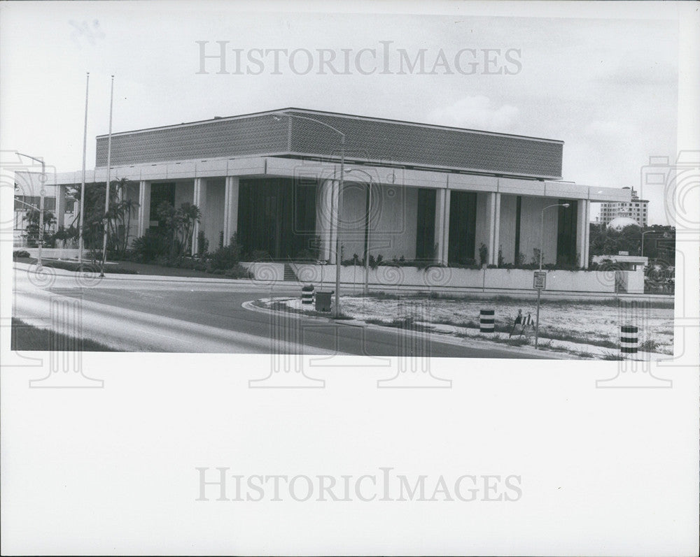 1966 Press Photo Exterior Of Tampa Library Florida - Historic Images