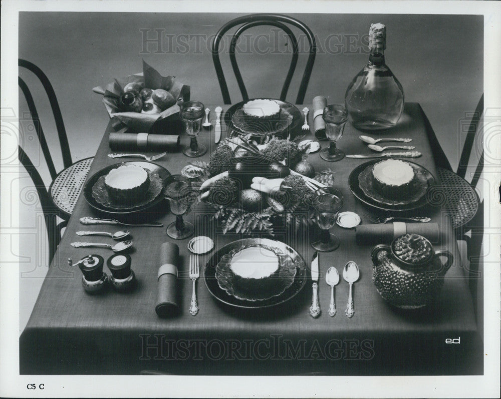 1968 Press Photo Grand Renaissance Flatware Place Setting Center Piece Table - Historic Images