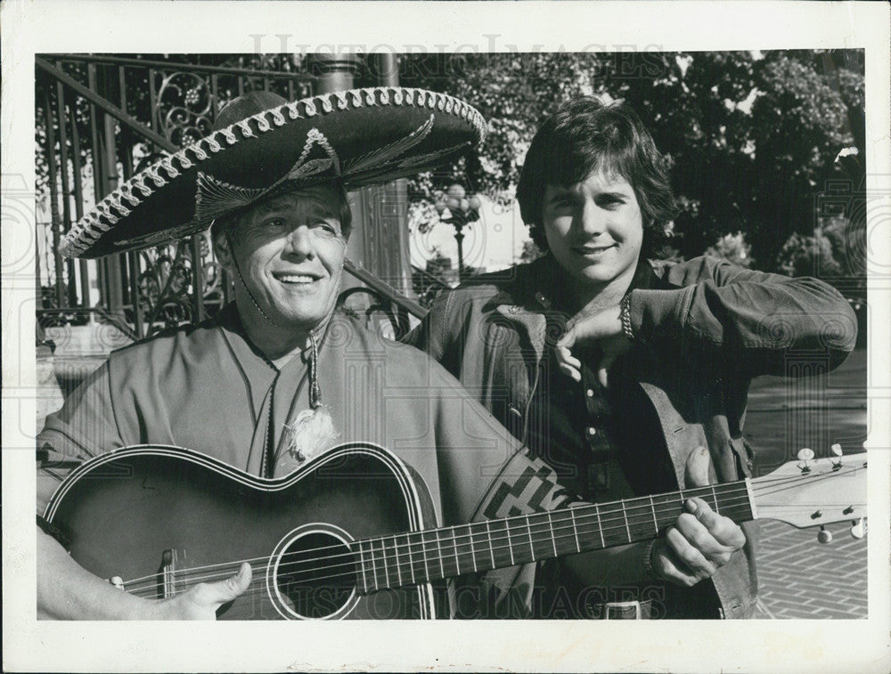 1974 Press Photo Desi Arnaz Sr. Jr. Wide World Special California My Way ABC - Historic Images