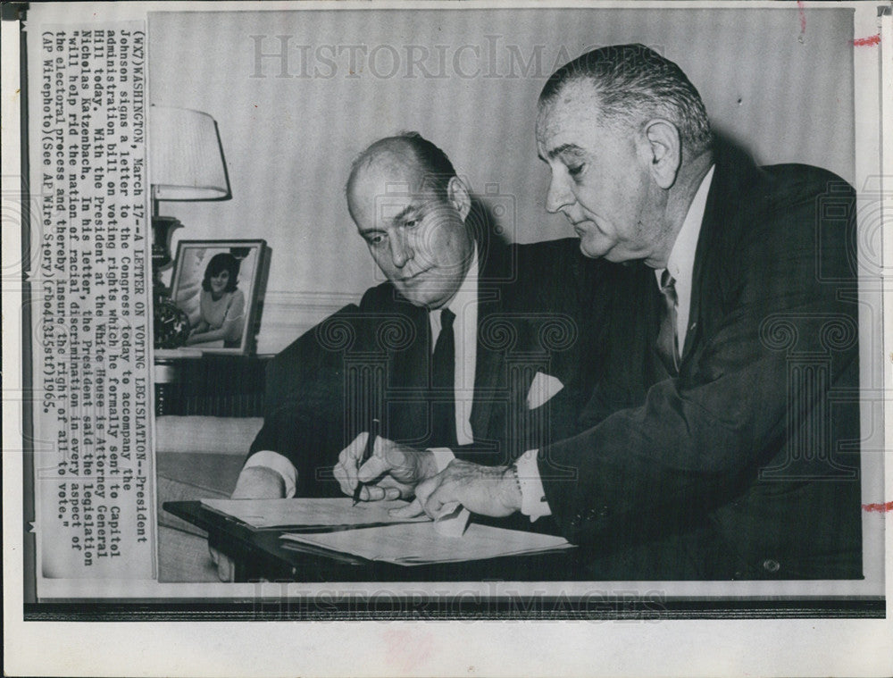 1965 Press Photo President Johnson Signs Letter Transmitting Voting Rights Bill - Historic Images