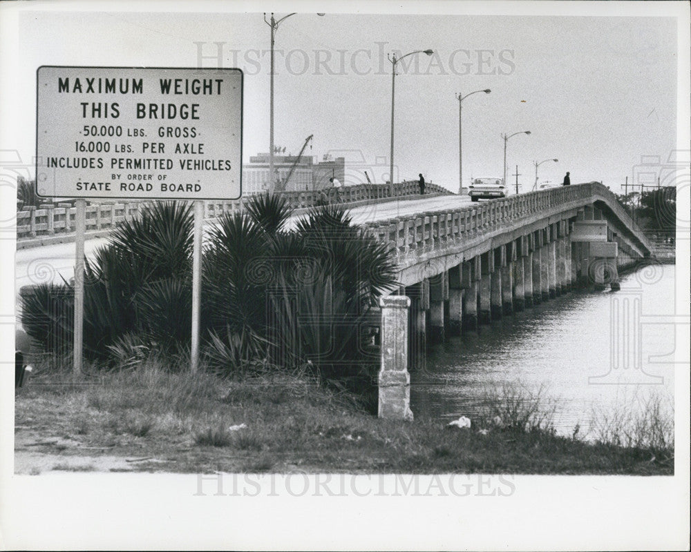 1968 Press Photo 22nd Street Causeway bridge, Tampa, on state&#39;s critical list. - Historic Images