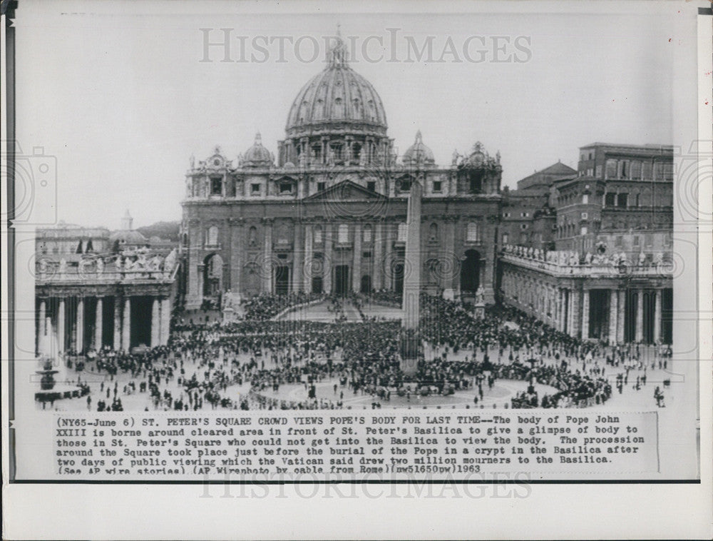 1963 Press Photo Scene from St Peter&#39;s square where the body of Pope John XXIII - Historic Images