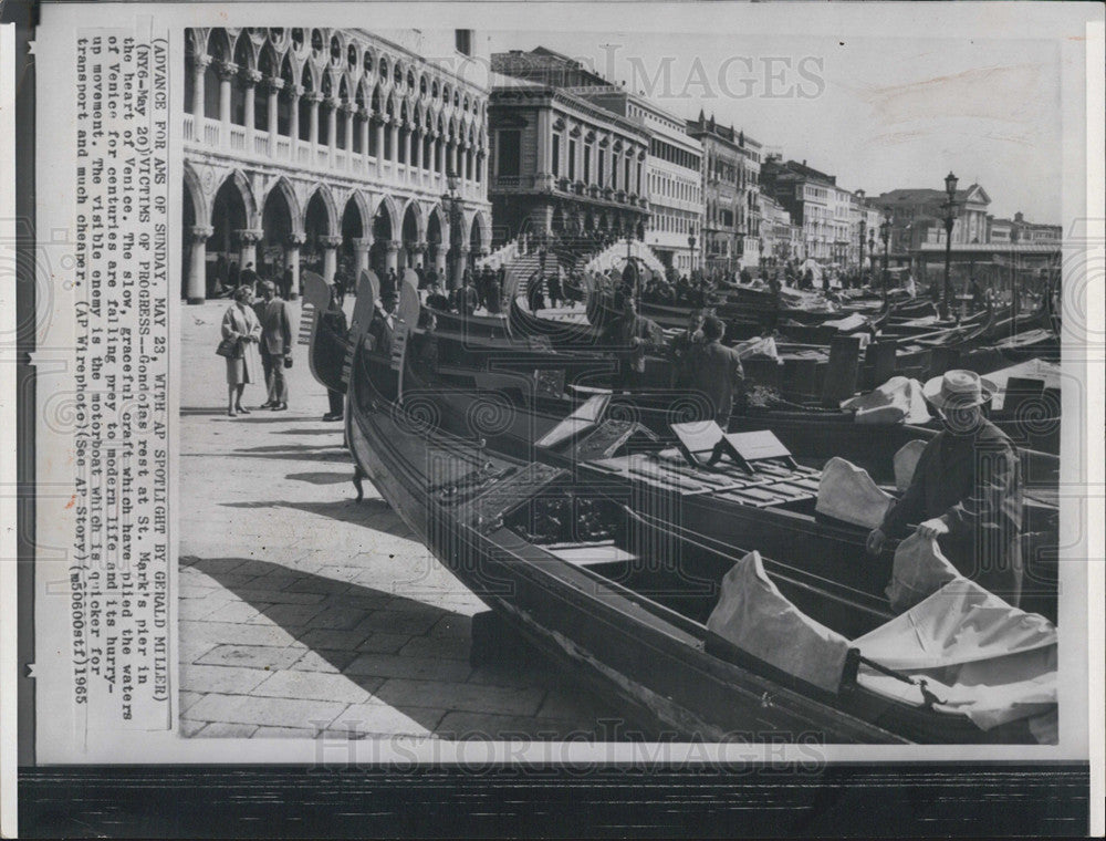 1965 Press Photo Gondolas Rest in Pier at The Heart of Venice - Historic Images