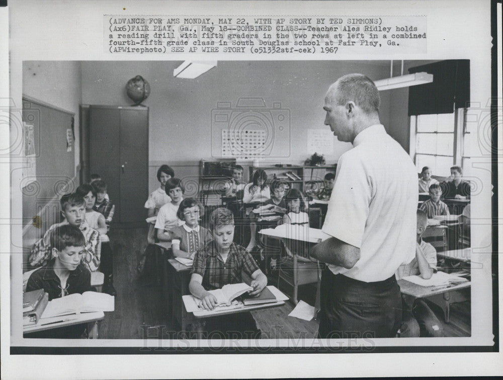 1967 Press Photo Teacher Ales Ridley South Douglas School Fair Play Georgia - Historic Images