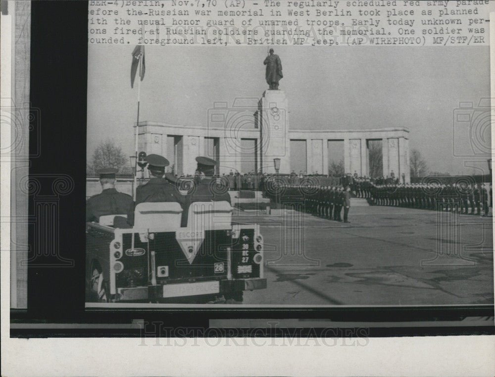 1970 Press Photo 53rd Anniversary of Bolshevik Revolution Parade - Historic Images