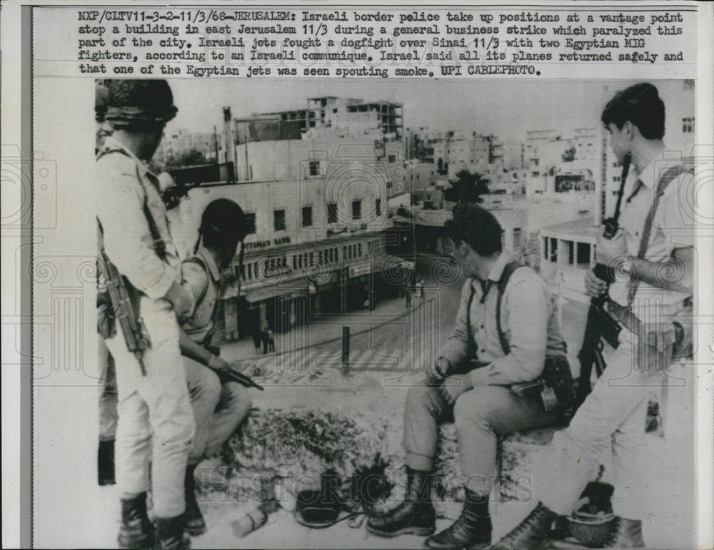 1968 Press Photo Israeli Border Police Atop Building General Business Strike - Historic Images