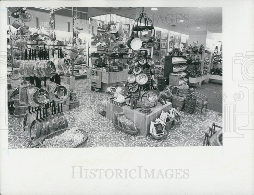 Press Photo Interior Cookware Section Store - Historic Images