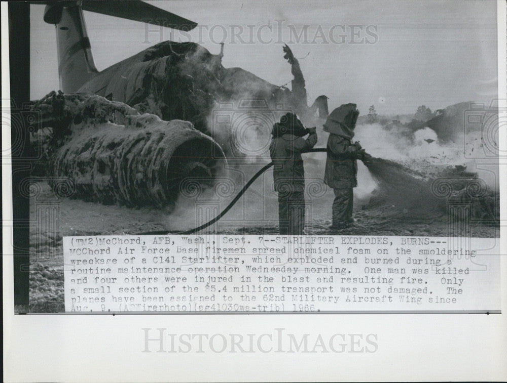 1946 Press Photo Starlifter Explodes Burns One Killed Four Injured McChord Base - Historic Images