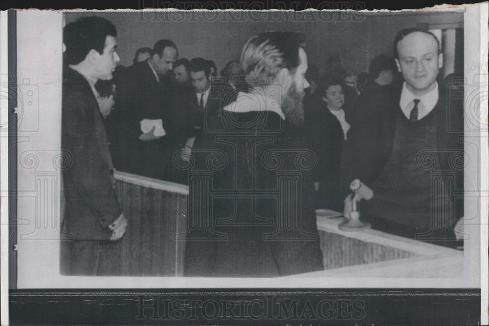 1966 Press Photo of &quot;anti-Soviet writers Await Verdict. - Historic Images