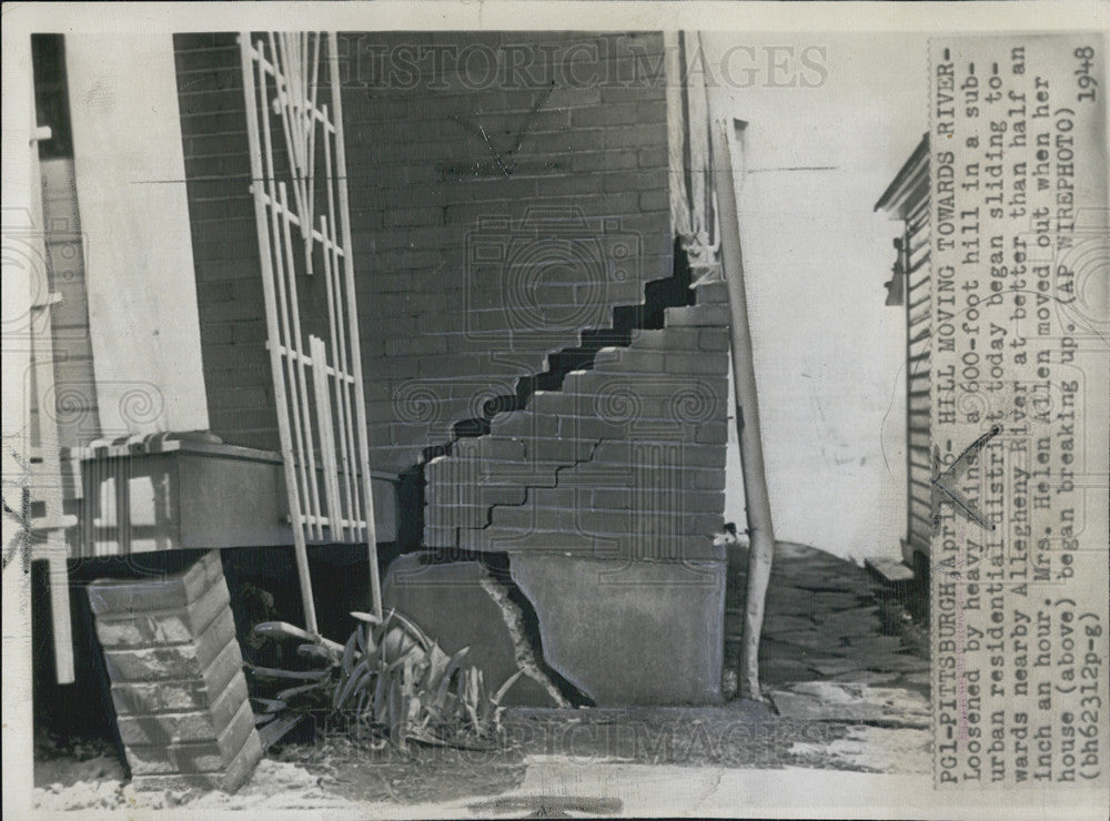 1948 Press Photo 600-foot Hill in Sub-Urban Residential District Today Sliding - Historic Images