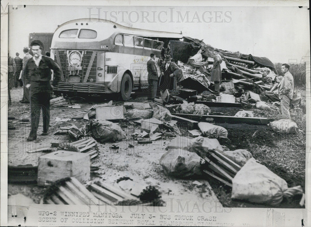 1952 Press Photo Bus Truck Crash Scene in Manitoba Winnipeg - Historic Images