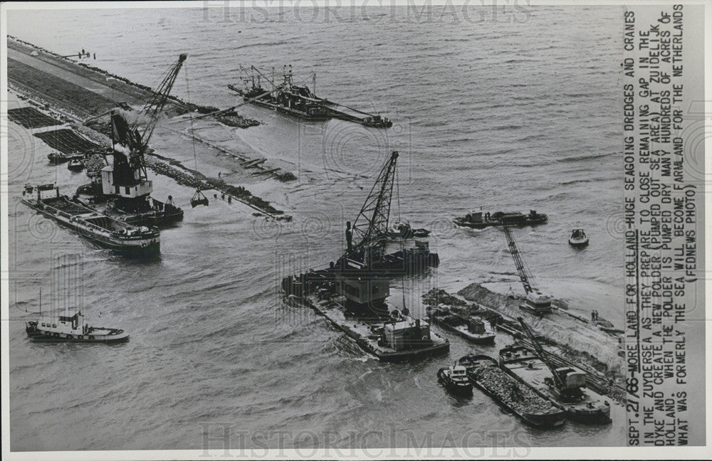 1966 Press Photo Huge seagoing dredges &amp; cranes in the Zuydersea preparing dyke - Historic Images