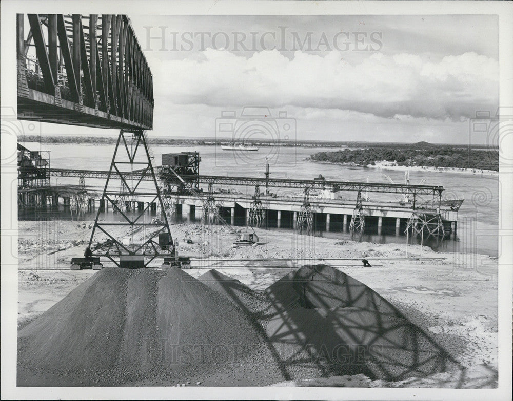 1954 Press Photo New Iron ore loading piers at Puerto Ordaz, Venezuela - Historic Images