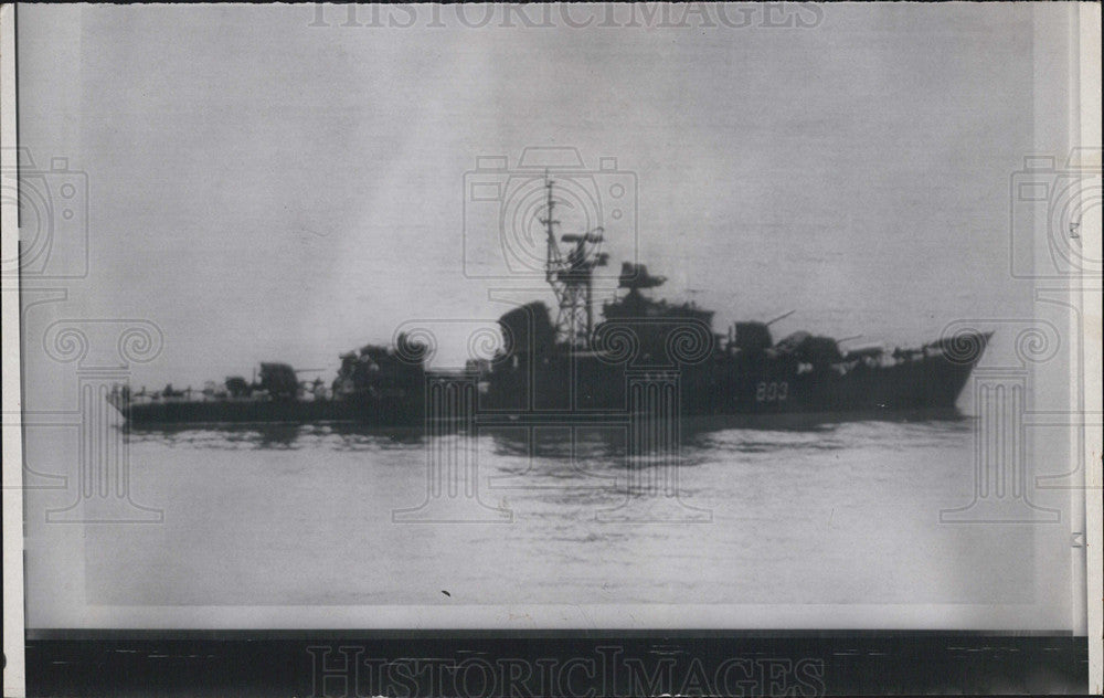 1968 Press Photo Russian Destroyer trailing USS Enterprise in South Korea - Historic Images