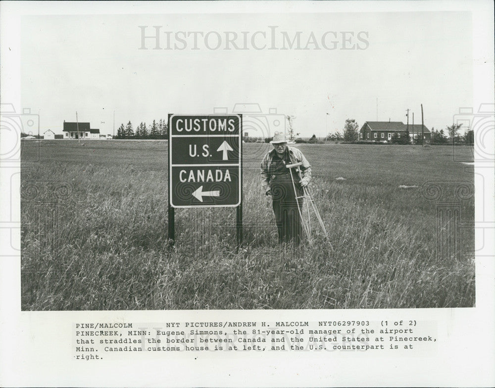 1979 Press Photo Eugene Simmons at Piney Pinecreek Binational Border Airport - Historic Images