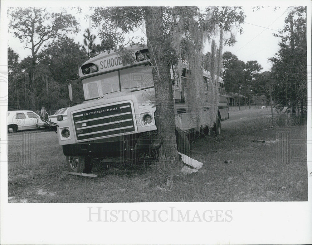 1989 Press Photo School Bus Accident of kids from Lecanto Primary School - Historic Images